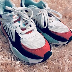 kids puma running sneakers
